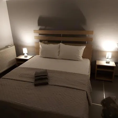 Square Apartment *