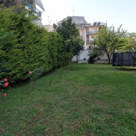 Square Apartment