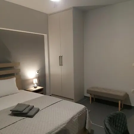 Square Apartment *