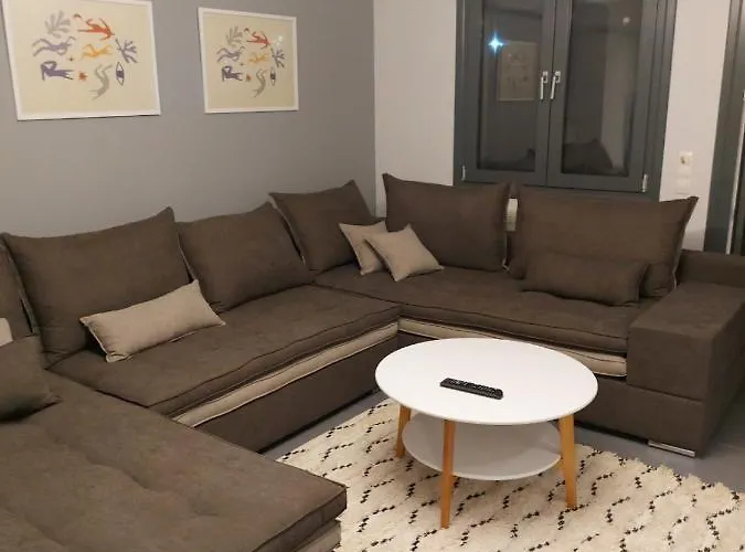 Διαμέρισμα Square 1 *