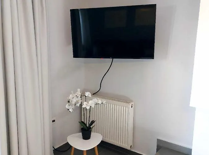 Square 1 * Τρίκαλα