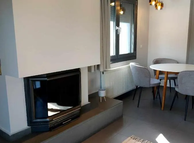 Square 1 * Τρίκαλα